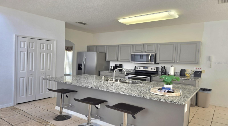 DAVENPORT, Florida 33896, 5 Bedrooms Bedrooms, ,4 BathroomsBathrooms,Residential,For Sale,BALMORAL,0,MFRO6403584