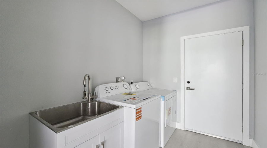 DAVENPORT, Florida 33837, 4 Bedrooms Bedrooms, ,3 BathroomsBathrooms,Residential,For Sale,NORTH,0,MFRO6402705