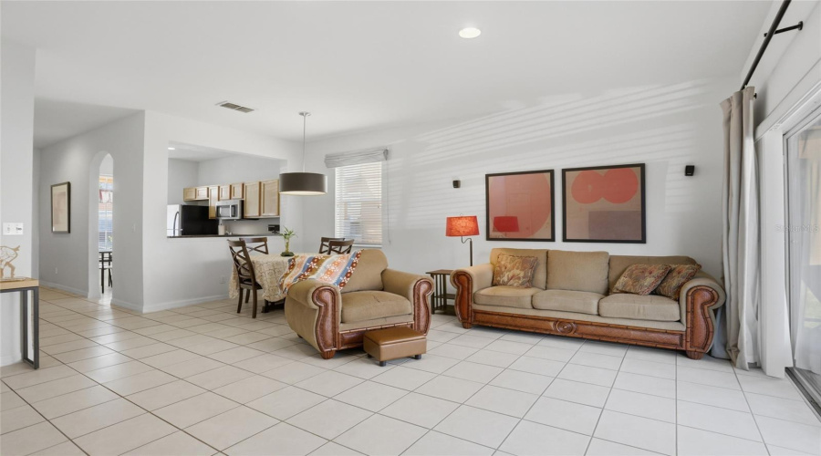 Living/Dining Room