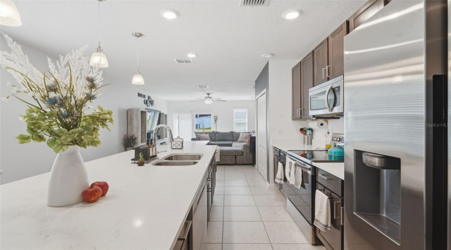 DAVENPORT, Florida 33896, 3 Bedrooms Bedrooms, ,2 BathroomsBathrooms,Residential,For Sale,VILLAVISTA,0,MFRO6403554
