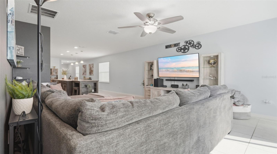 DAVENPORT, Florida 33896, 3 Bedrooms Bedrooms, ,2 BathroomsBathrooms,Residential,For Sale,VILLAVISTA,0,MFRO6403554