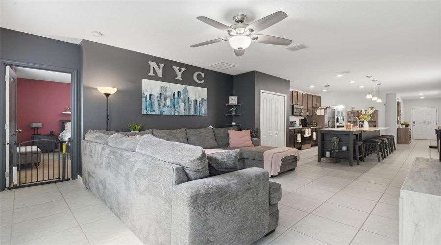 DAVENPORT, Florida 33896, 3 Bedrooms Bedrooms, ,2 BathroomsBathrooms,Residential,For Sale,VILLAVISTA,0,MFRO6403554
