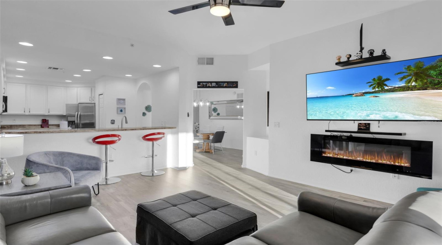 KISSIMMEE, Florida 34747, 2 Bedrooms Bedrooms, ,2 BathroomsBathrooms,Residential,For Sale,TREASURE TROVE,0,MFRO6384974