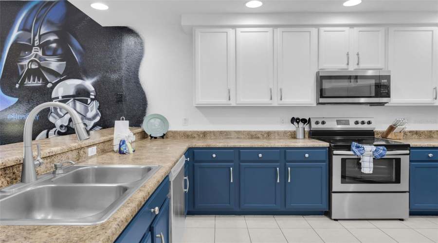 KISSIMMEE, Florida 34747, 2 Bedrooms Bedrooms, ,2 BathroomsBathrooms,Residential,For Sale,TREASURE TROVE,0,MFRO6384974