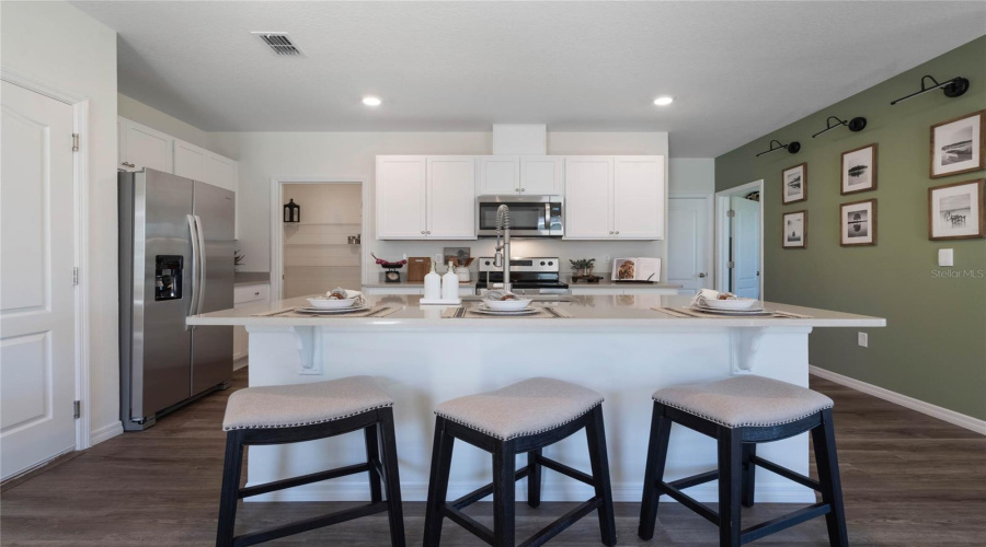 DAVENPORT, Florida 33837, 5 Bedrooms Bedrooms, ,3 BathroomsBathrooms,Residential,For Sale,MOLERA BEACH,0,MFRO6366837