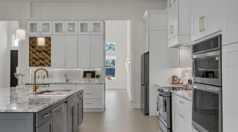 KISSIMMEE, Florida 34747, 5 Bedrooms Bedrooms, ,4 BathroomsBathrooms,Residential,For Sale,GOODMAN,0,MFRO6396029