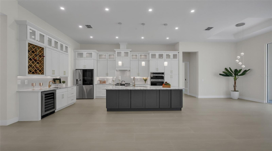 KISSIMMEE, Florida 34747, 5 Bedrooms Bedrooms, ,4 BathroomsBathrooms,Residential,For Sale,GOODMAN,0,MFRO6396029