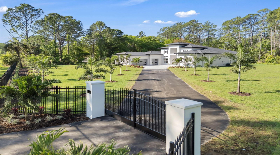 KISSIMMEE, Florida 34747, 5 Bedrooms Bedrooms, ,4 BathroomsBathrooms,Residential,For Sale,GOODMAN,0,MFRO6396029