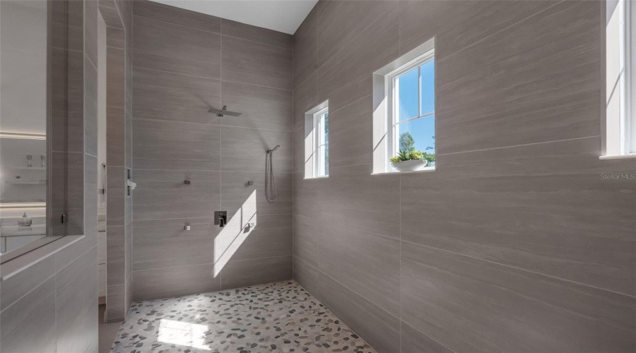 KISSIMMEE, Florida 34747, 5 Bedrooms Bedrooms, ,4 BathroomsBathrooms,Residential,For Sale,GOODMAN,0,MFRO6396029