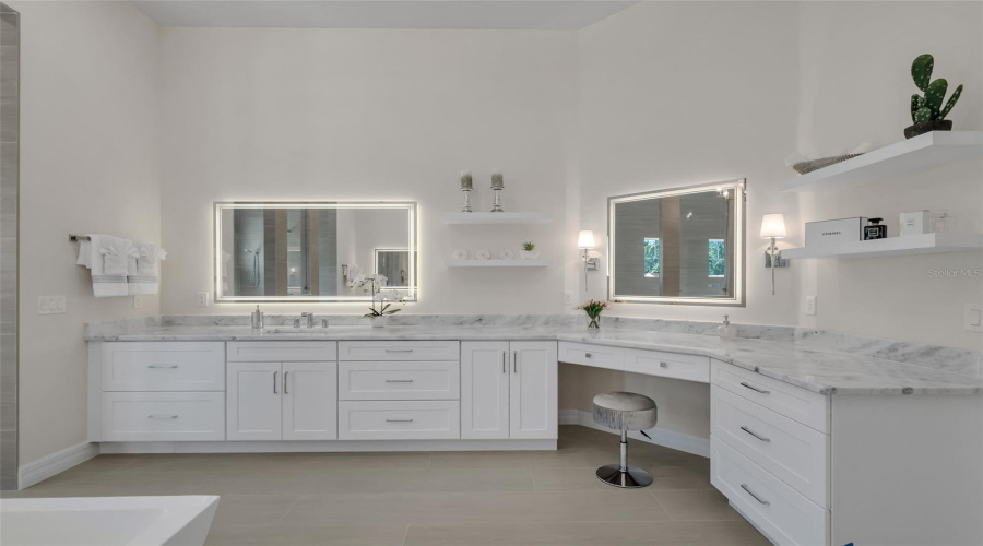 KISSIMMEE, Florida 34747, 5 Bedrooms Bedrooms, ,4 BathroomsBathrooms,Residential,For Sale,GOODMAN,0,MFRO6396029
