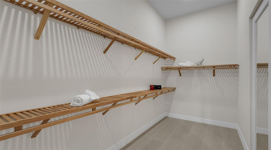 KISSIMMEE, Florida 34747, 5 Bedrooms Bedrooms, ,4 BathroomsBathrooms,Residential,For Sale,GOODMAN,0,MFRO6396029