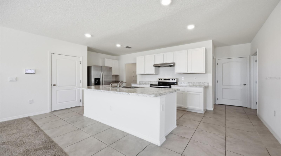 DAVENPORT, Florida 33837, 5 Bedrooms Bedrooms, ,3 BathroomsBathrooms,Residential,For Sale,ELKRIDGE,0,MFRO6403010