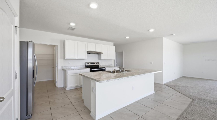 DAVENPORT, Florida 33837, 5 Bedrooms Bedrooms, ,3 BathroomsBathrooms,Residential,For Sale,ELKRIDGE,0,MFRO6403010
