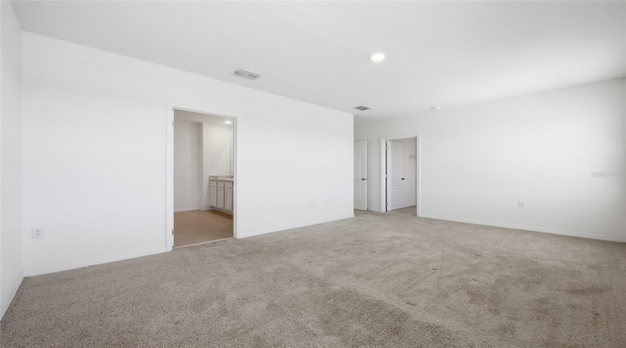 DAVENPORT, Florida 33837, 5 Bedrooms Bedrooms, ,3 BathroomsBathrooms,Residential,For Sale,ELKRIDGE,0,MFRO6403010