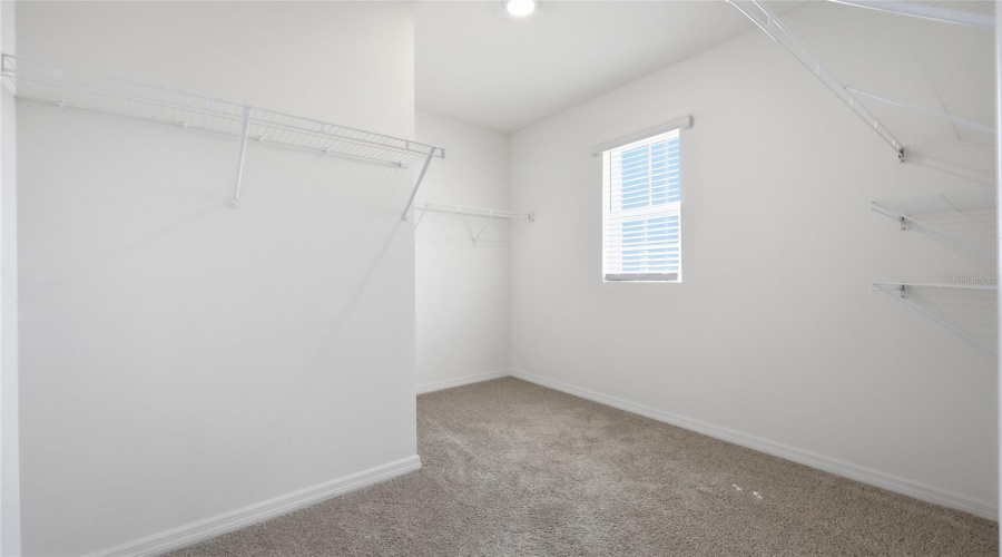 DAVENPORT, Florida 33837, 5 Bedrooms Bedrooms, ,3 BathroomsBathrooms,Residential,For Sale,ELKRIDGE,0,MFRO6403010