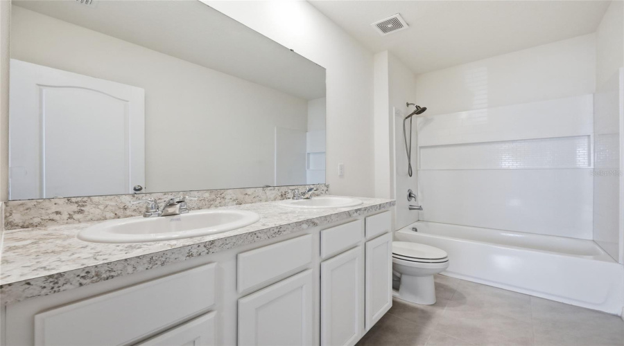 DAVENPORT, Florida 33837, 5 Bedrooms Bedrooms, ,3 BathroomsBathrooms,Residential,For Sale,ELKRIDGE,0,MFRO6403010