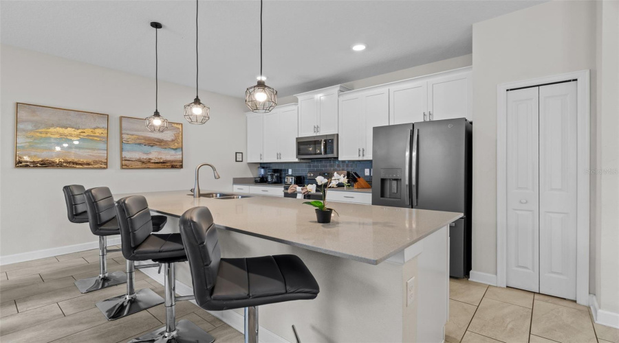 DAVENPORT, Florida 33896, 4 Bedrooms Bedrooms, ,3 BathroomsBathrooms,Residential,For Sale,PEBBLE BEACH,0,MFRO6403505