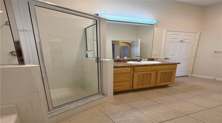 KISSIMMEE, Florida 34747, 3 Bedrooms Bedrooms, ,2 BathroomsBathrooms,Residential,For Sale,PIRATES RETREAT,0,MFRO6403438
