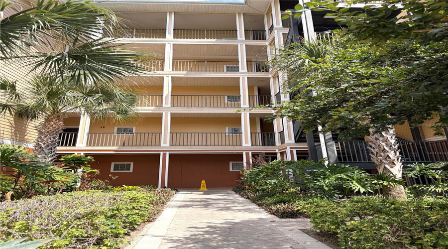 KISSIMMEE, Florida 34747, 3 Bedrooms Bedrooms, ,2 BathroomsBathrooms,Residential,For Sale,PIRATES RETREAT,0,MFRO6403438