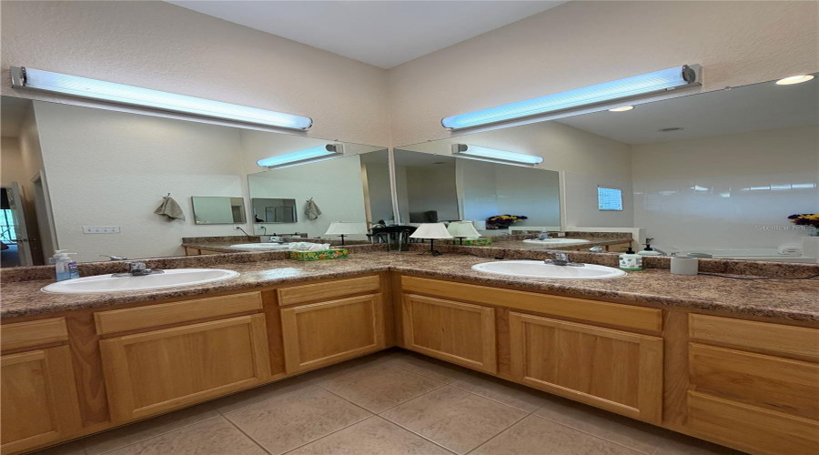 KISSIMMEE, Florida 34747, 3 Bedrooms Bedrooms, ,2 BathroomsBathrooms,Residential,For Sale,PIRATES RETREAT,0,MFRO6403438