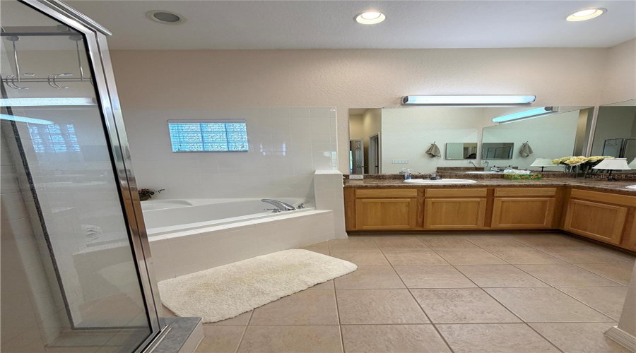 KISSIMMEE, Florida 34747, 3 Bedrooms Bedrooms, ,2 BathroomsBathrooms,Residential,For Sale,PIRATES RETREAT,0,MFRO6403438