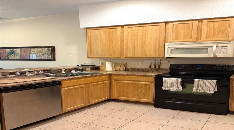 KISSIMMEE, Florida 34747, 3 Bedrooms Bedrooms, ,2 BathroomsBathrooms,Residential,For Sale,PIRATES RETREAT,0,MFRO6403438