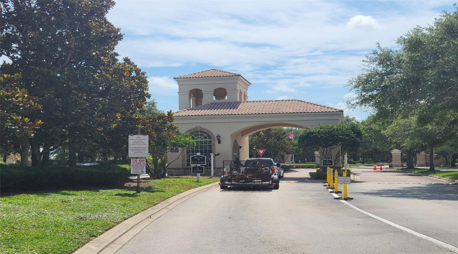 KISSIMMEE, Florida 34746, 6 Bedrooms Bedrooms, ,5 BathroomsBathrooms,Residential,For Sale,EAGLE ISLE,0,MFRS5148615