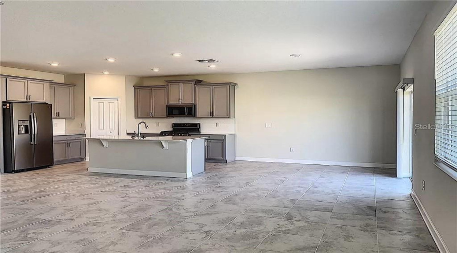 DAVENPORT, Florida 33837, 4 Bedrooms Bedrooms, ,2 BathroomsBathrooms,Residential,For Sale,OAK CREST,0,MFRO6402357