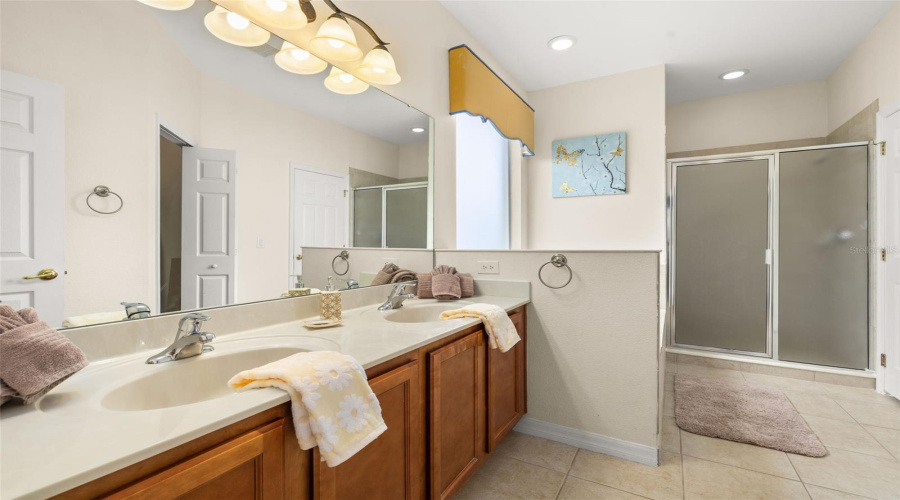DAVENPORT, Florida 33837, 5 Bedrooms Bedrooms, ,3 BathroomsBathrooms,Residential,For Sale,TIGER LILY,0,MFRS5148868
