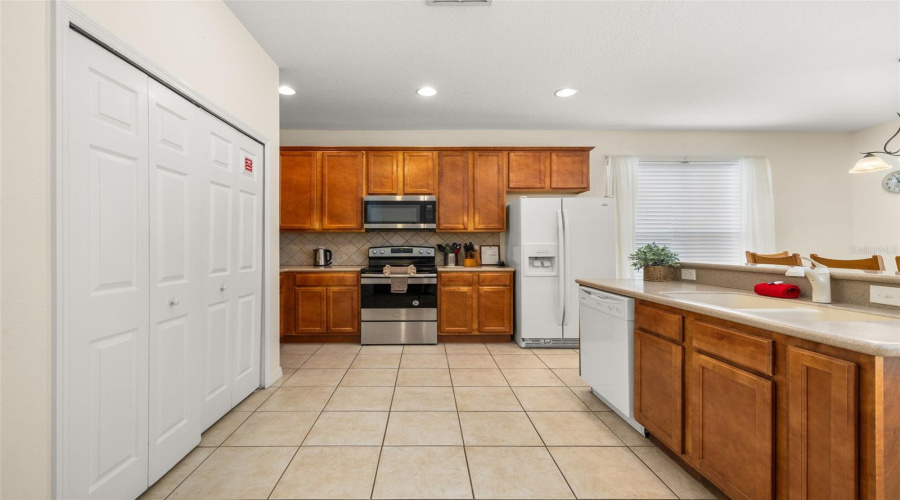 DAVENPORT, Florida 33837, 5 Bedrooms Bedrooms, ,3 BathroomsBathrooms,Residential,For Sale,TIGER LILY,0,MFRS5148868