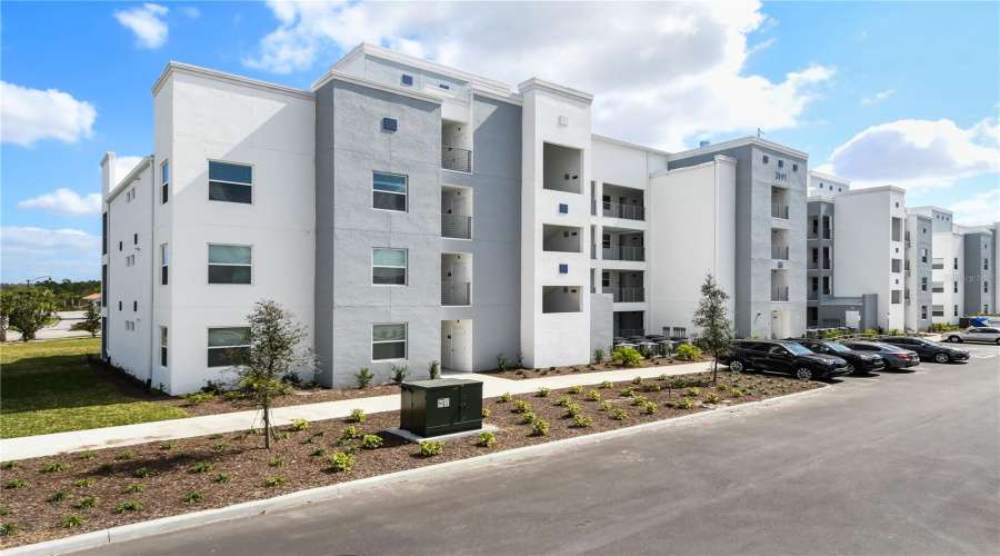 KISSIMMEE, Florida 34746, 2 Bedrooms Bedrooms, ,2 BathroomsBathrooms,Residential,For Sale,PARADOX,0,MFRO6381996
