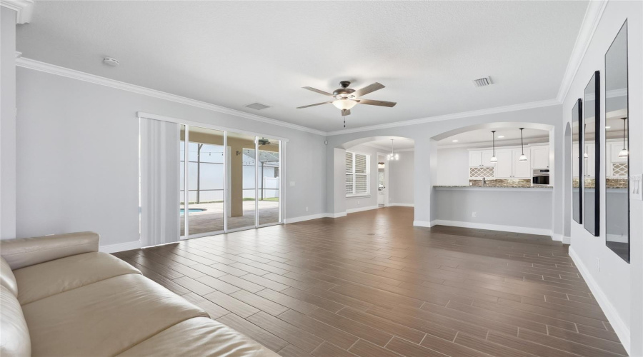 ORLANDO, Florida 32836, 5 Bedrooms Bedrooms, ,4 BathroomsBathrooms,Residential,For Sale,LAVANDE,0,MFRO6404029