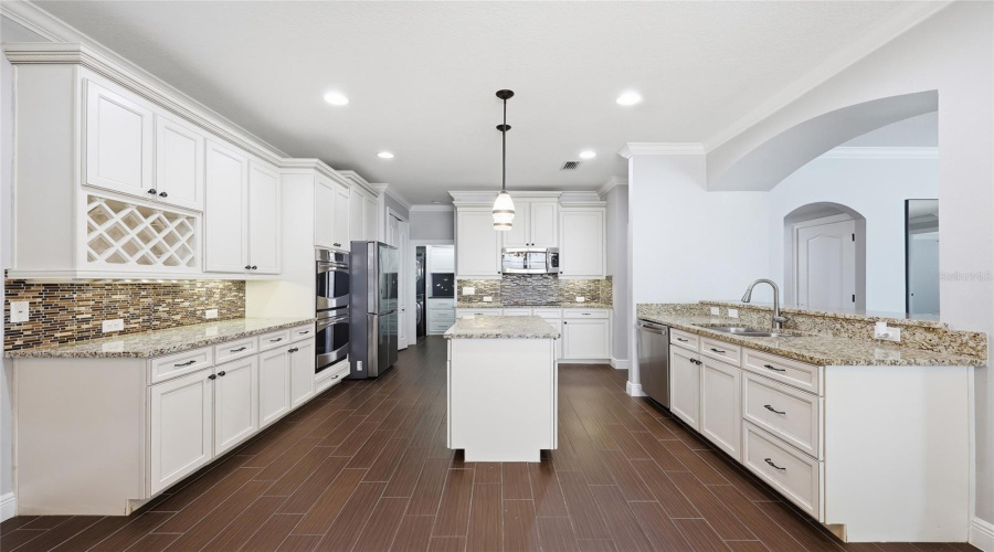 ORLANDO, Florida 32836, 5 Bedrooms Bedrooms, ,4 BathroomsBathrooms,Residential,For Sale,LAVANDE,0,MFRO6404029
