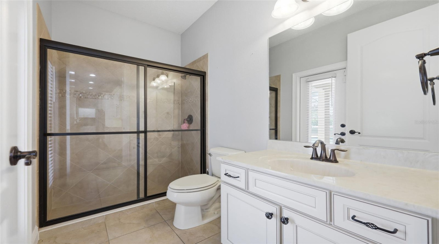 ORLANDO, Florida 32836, 5 Bedrooms Bedrooms, ,4 BathroomsBathrooms,Residential,For Sale,LAVANDE,0,MFRO6404029
