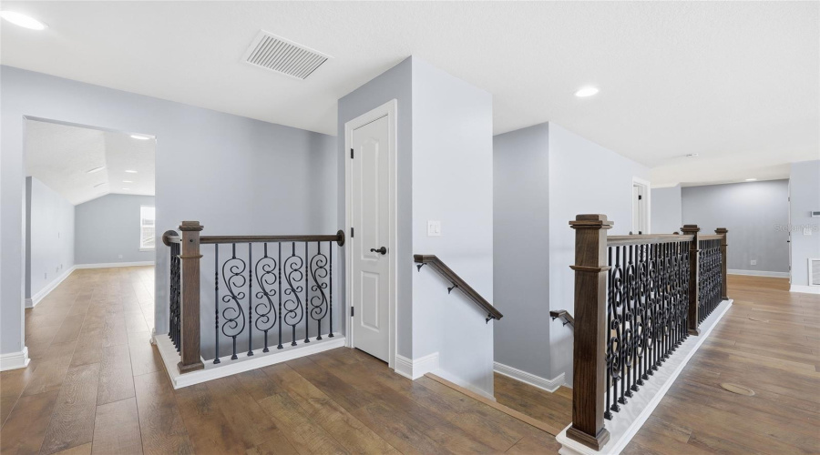 ORLANDO, Florida 32836, 5 Bedrooms Bedrooms, ,4 BathroomsBathrooms,Residential,For Sale,LAVANDE,0,MFRO6404029