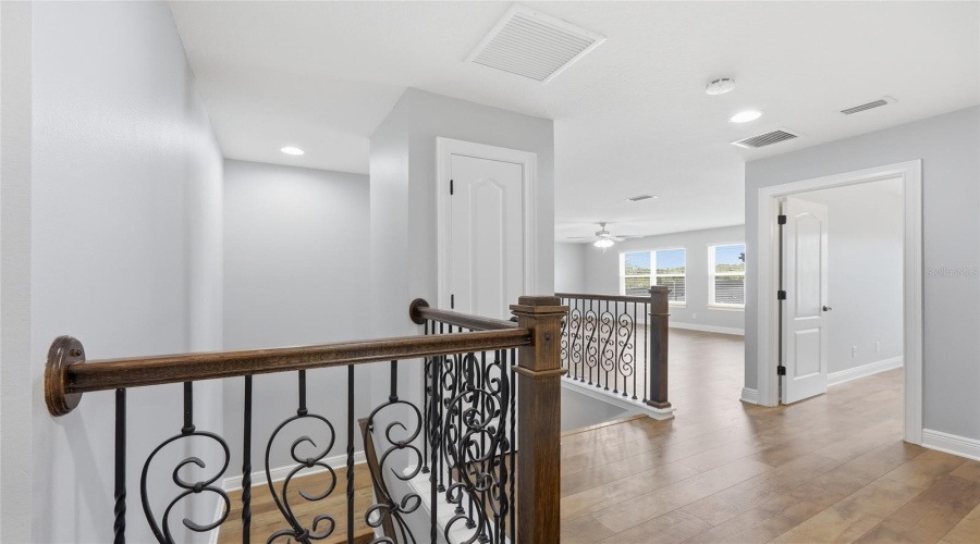 ORLANDO, Florida 32836, 5 Bedrooms Bedrooms, ,4 BathroomsBathrooms,Residential,For Sale,LAVANDE,0,MFRO6404029