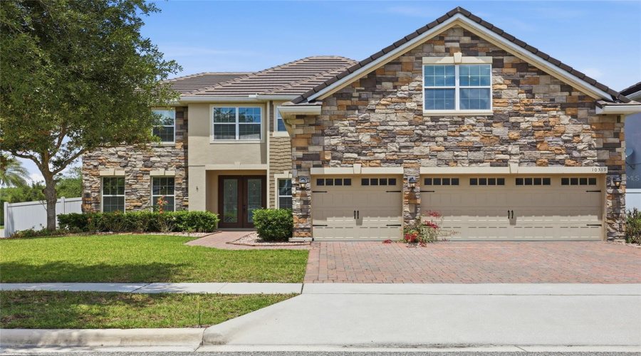 ORLANDO, Florida 32836, 5 Bedrooms Bedrooms, ,4 BathroomsBathrooms,Residential,For Sale,LAVANDE,0,MFRO6404029