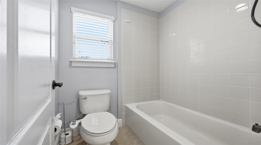 ORLANDO, Florida 32836, 5 Bedrooms Bedrooms, ,4 BathroomsBathrooms,Residential,For Sale,LAVANDE,0,MFRO6404029