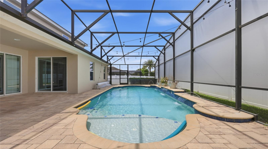 ORLANDO, Florida 32836, 5 Bedrooms Bedrooms, ,4 BathroomsBathrooms,Residential,For Sale,LAVANDE,0,MFRO6404029