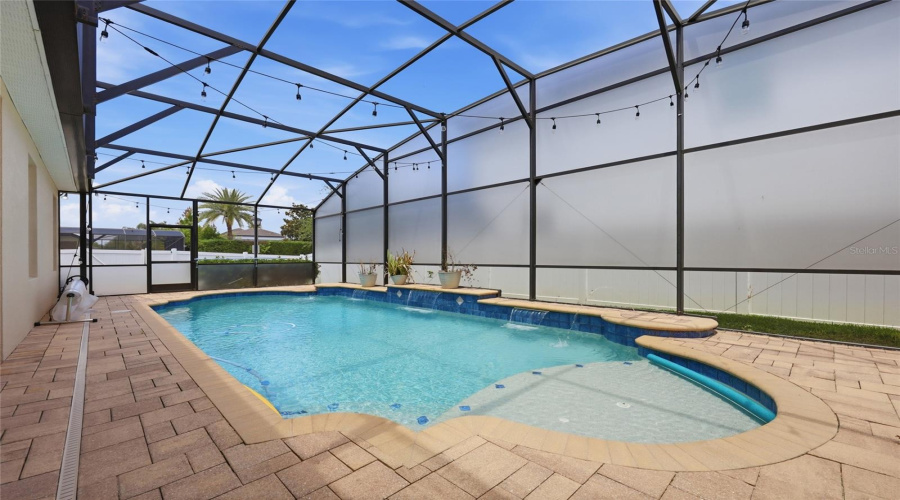 ORLANDO, Florida 32836, 5 Bedrooms Bedrooms, ,4 BathroomsBathrooms,Residential,For Sale,LAVANDE,0,MFRO6404029