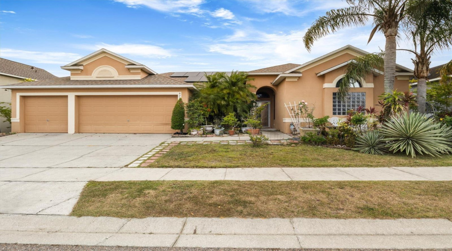 DAVENPORT, Florida 33897, 4 Bedrooms Bedrooms, ,3 BathroomsBathrooms,Residential,For Sale,COVENTRY,0,MFRL4961562
