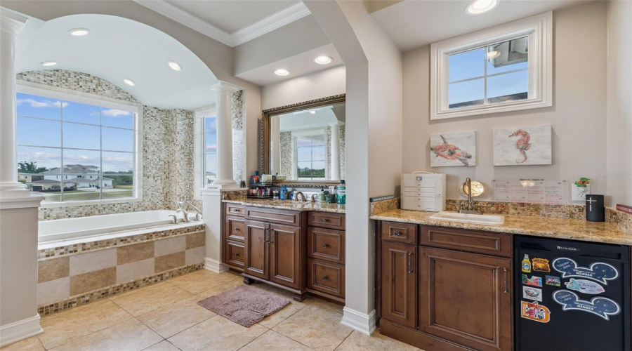 REUNION, Florida 34747, 4 Bedrooms Bedrooms, ,3 BathroomsBathrooms,Residential,For Sale,CASTLE PINES CT,0,MFRO6392252