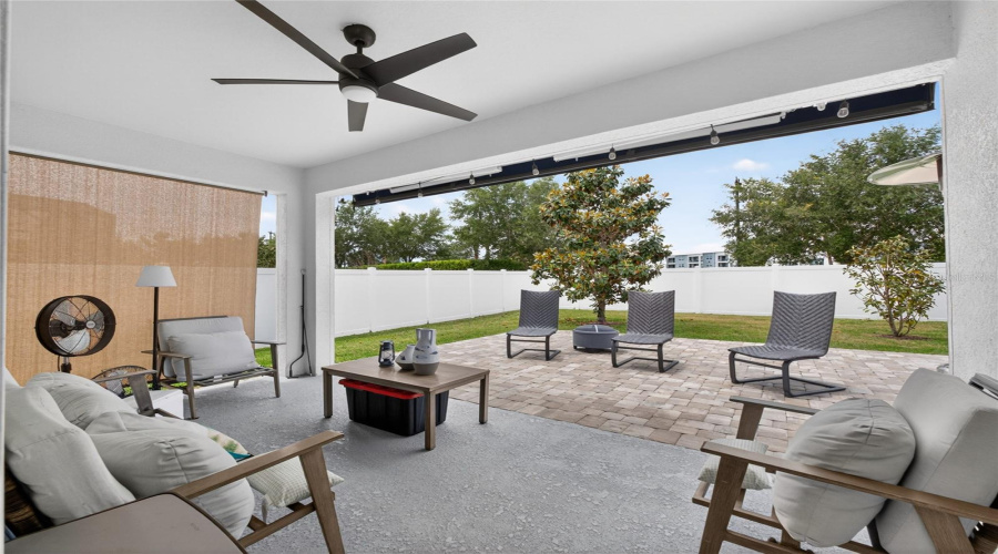 KISSIMMEE, Florida 34746, 4 Bedrooms Bedrooms, ,3 BathroomsBathrooms,Residential,For Sale,WHITE HORSE,0,MFRO6403738