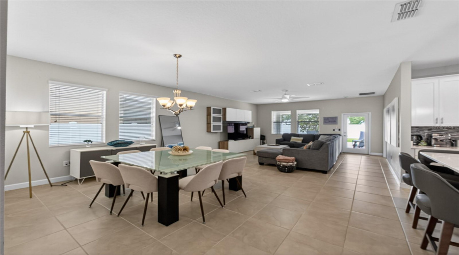 KISSIMMEE, Florida 34746, 4 Bedrooms Bedrooms, ,3 BathroomsBathrooms,Residential,For Sale,WHITE HORSE,0,MFRO6403738