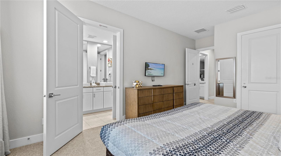 KISSIMMEE, Florida 34747, 6 Bedrooms Bedrooms, ,7 BathroomsBathrooms,Residential,For Sale,SUNRISE SHORES,0,MFRO6404271
