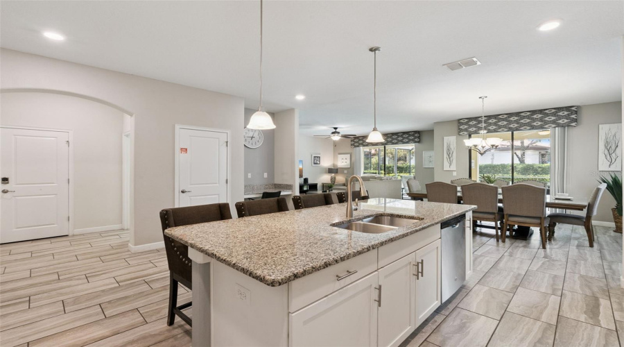 DAVENPORT, Florida 33837, 6 Bedrooms Bedrooms, ,5 BathroomsBathrooms,Residential,For Sale,SOLTERRA,0,MFRP4938612