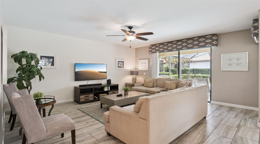 DAVENPORT, Florida 33837, 6 Bedrooms Bedrooms, ,5 BathroomsBathrooms,Residential,For Sale,SOLTERRA,0,MFRP4938612