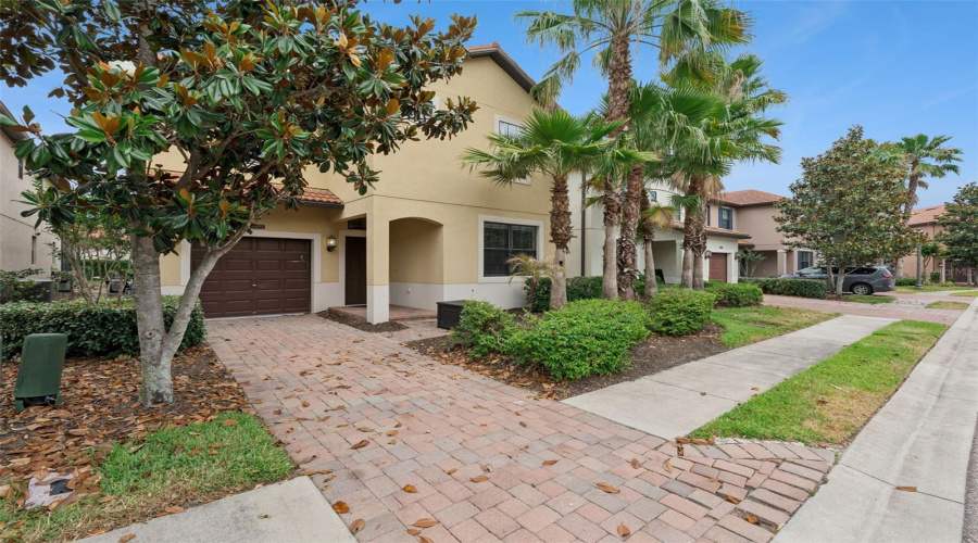 DAVENPORT, Florida 33837, 6 Bedrooms Bedrooms, ,5 BathroomsBathrooms,Residential,For Sale,SOLTERRA,0,MFRP4938612