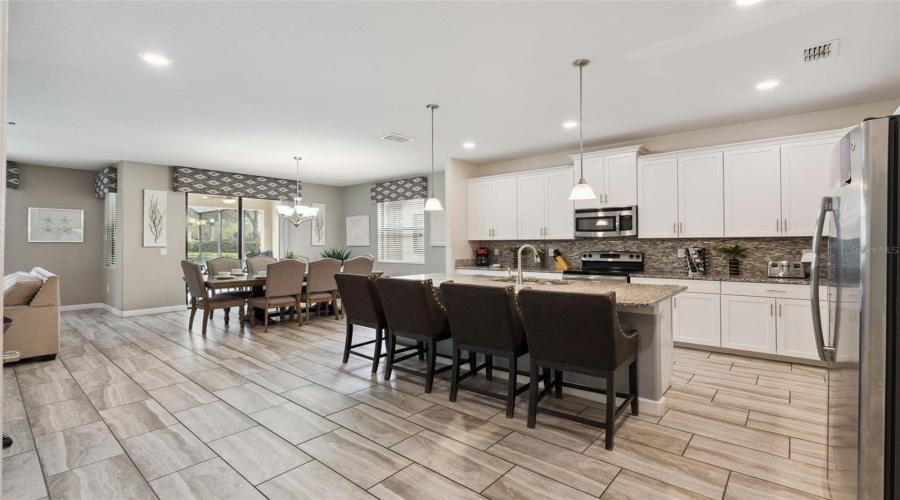 DAVENPORT, Florida 33837, 6 Bedrooms Bedrooms, ,5 BathroomsBathrooms,Residential,For Sale,SOLTERRA,0,MFRP4938612