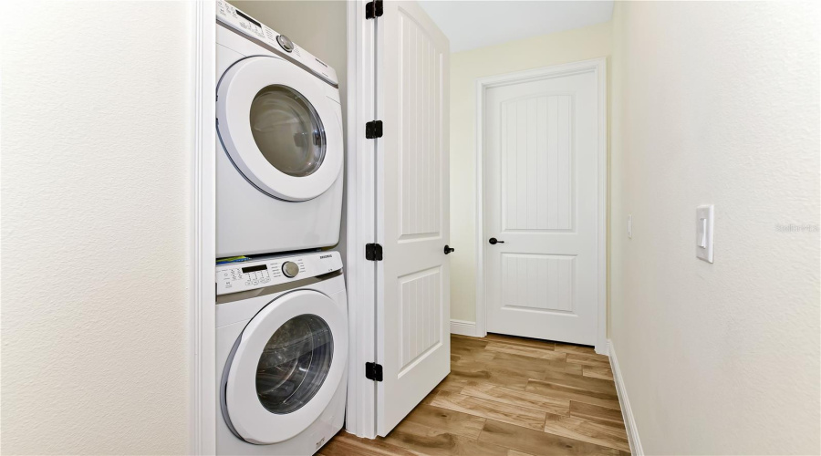 KISSIMMEE, Florida 34747, 4 Bedrooms Bedrooms, ,3 BathroomsBathrooms,Residential,For Sale,COCONUT,0,MFRO6404261